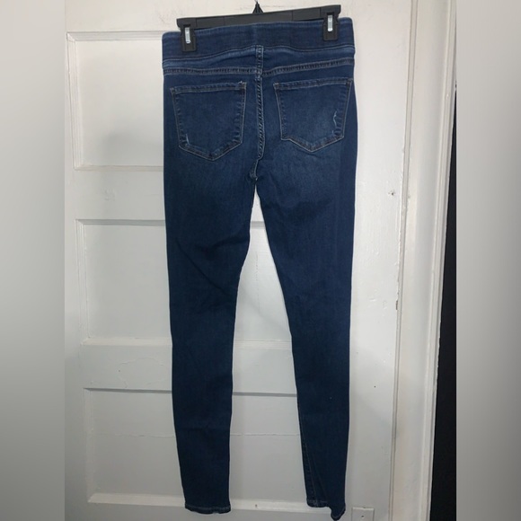Old navy stretchy pull on rockstar ripped‎ mid rise skinny jeans size 2 - Picture 4 of 7